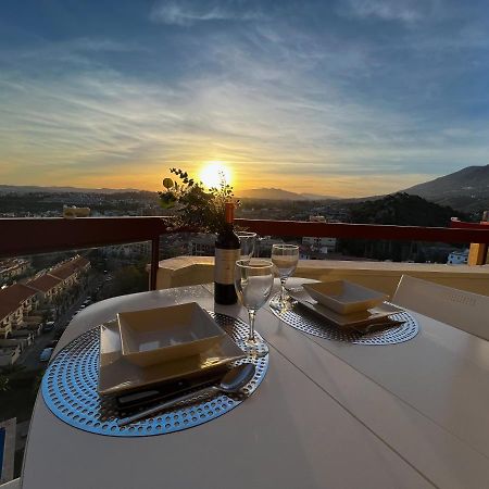Apartamento A 900 M De La Playa Y Con Vistas Al Mar En Fuengirola Exteriör bild