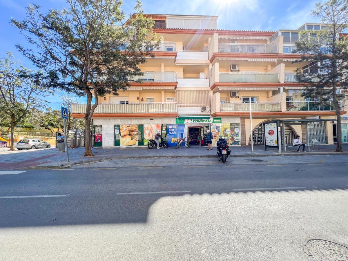 Apartamento A 900 M De La Playa Y Con Vistas Al Mar En Fuengirola Exteriör bild