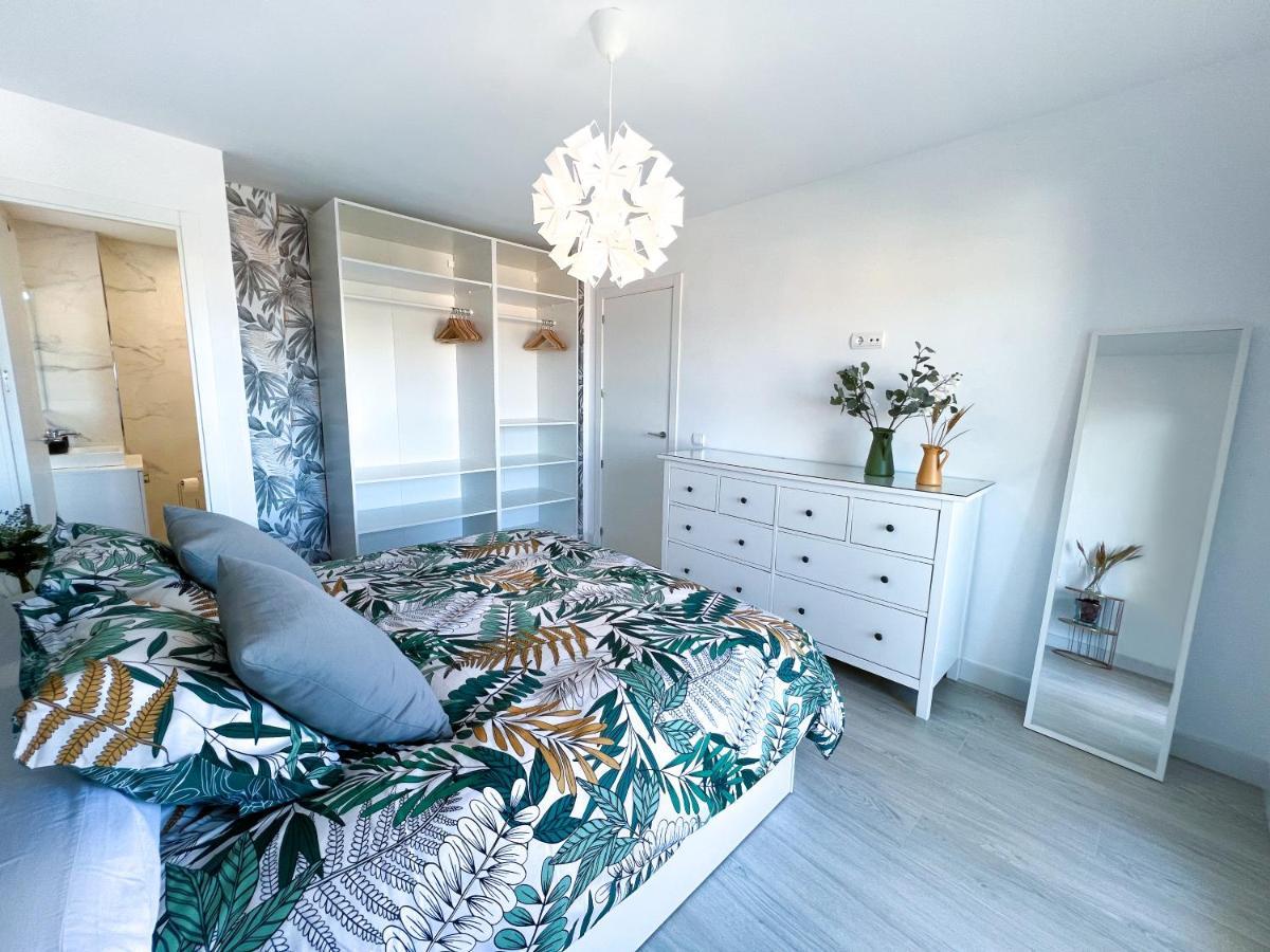 Apartamento A 900 M De La Playa Y Con Vistas Al Mar En Fuengirola Exteriör bild