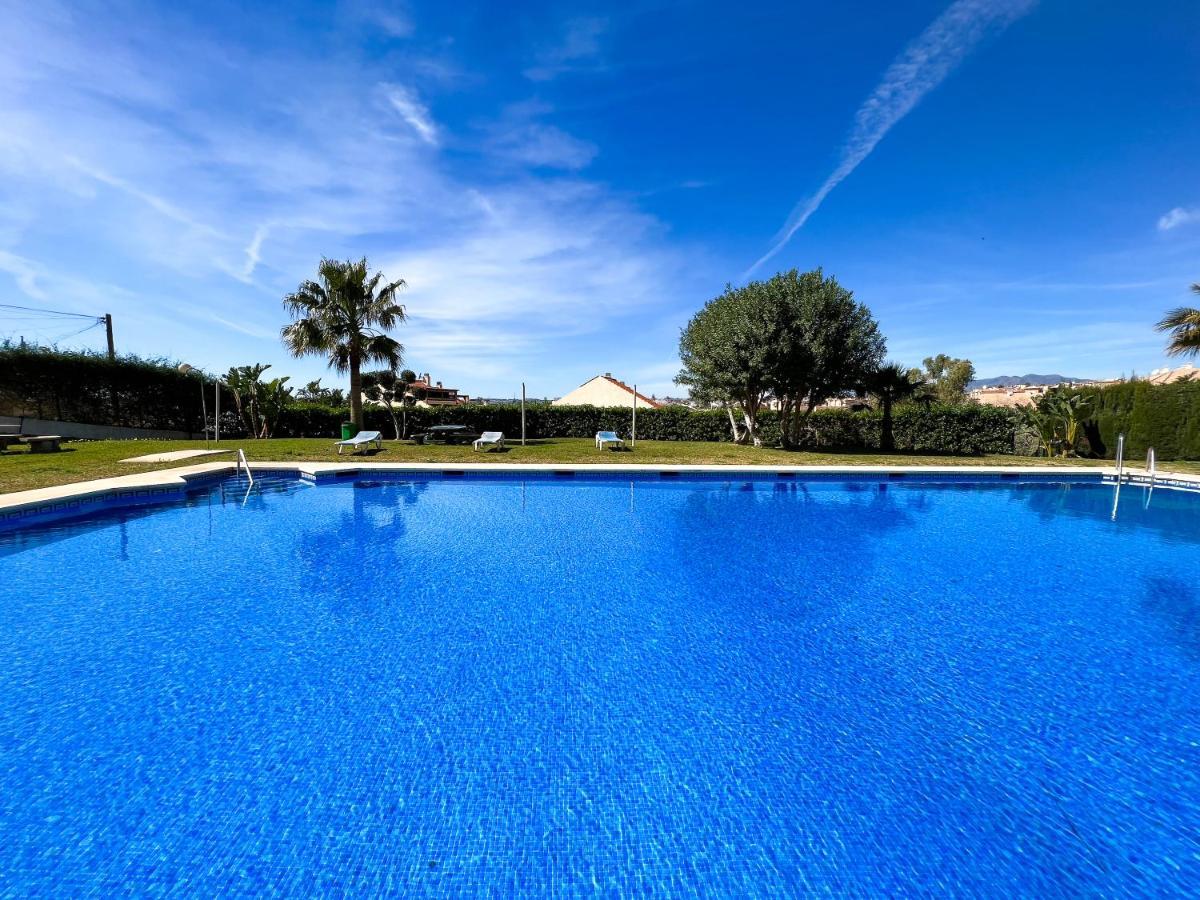 Apartamento A 900 M De La Playa Y Con Vistas Al Mar En Fuengirola Exteriör bild