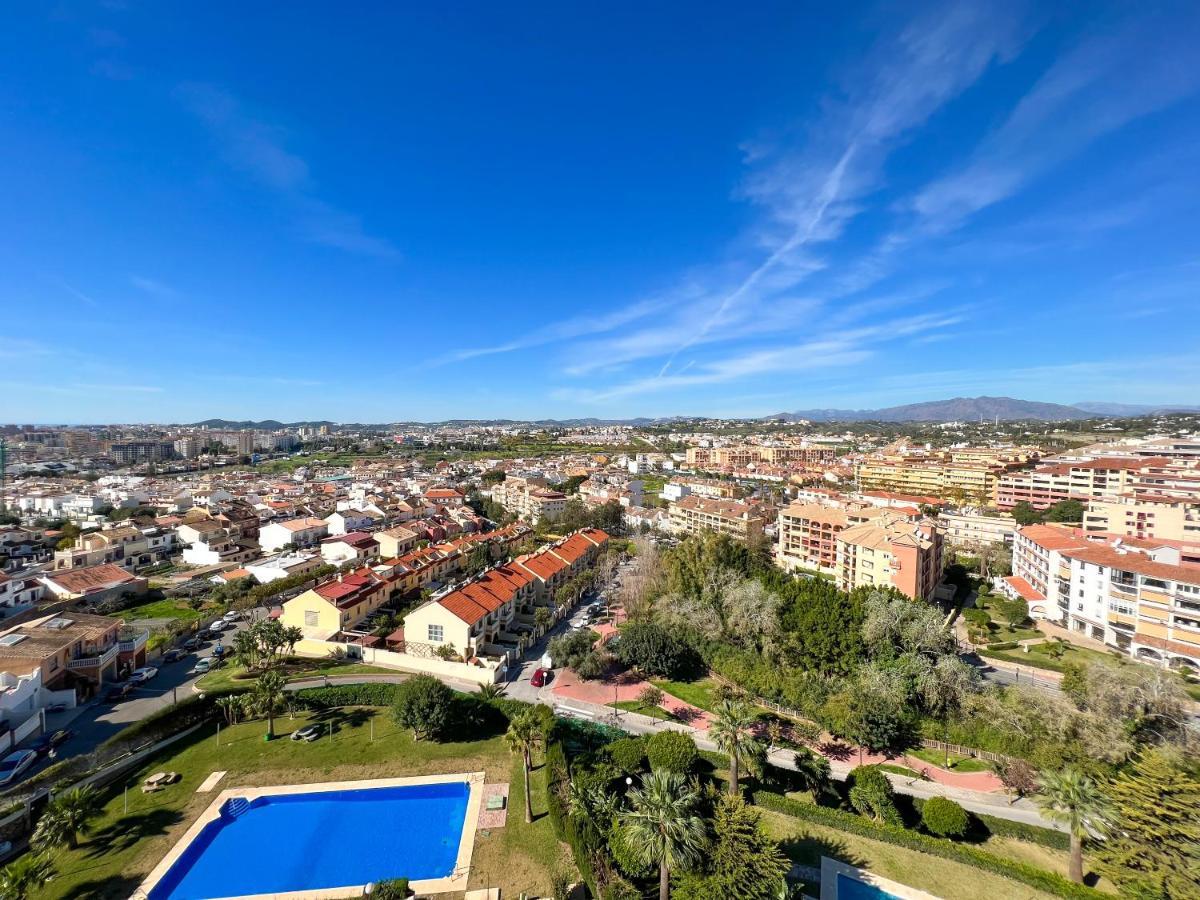 Apartamento A 900 M De La Playa Y Con Vistas Al Mar En Fuengirola Exteriör bild
