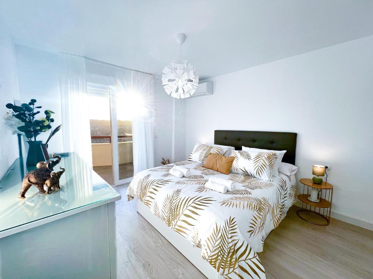 Apartamento A 900 M De La Playa Y Con Vistas Al Mar En Fuengirola Exteriör bild